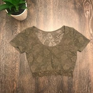 GREEN LACE CROP TOP